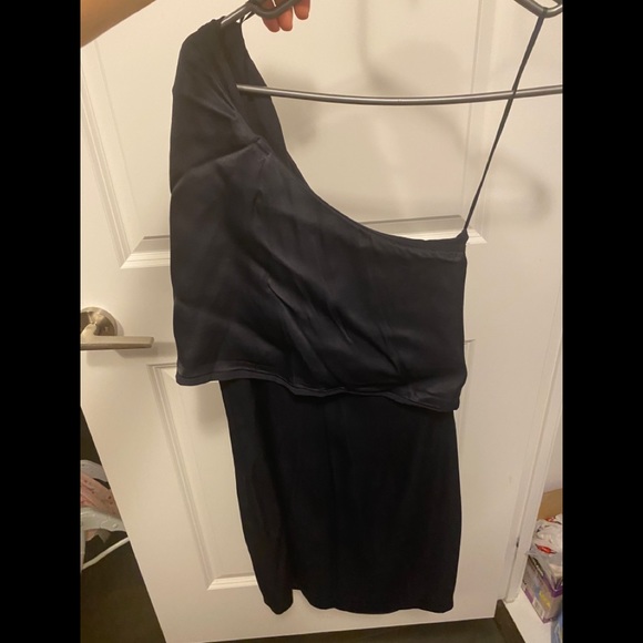 Dress - Picture 2 of 7